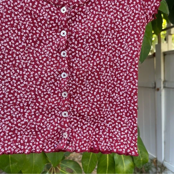 Brandy Melville red Zelly eyelet crop top. - Picture 8 of 8